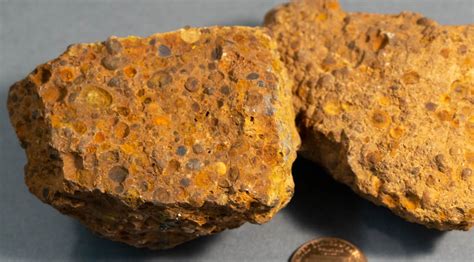  Bauxite - Unleashing Aluminum's Potential: From Earthy Origins to Industrial Powerhouse!