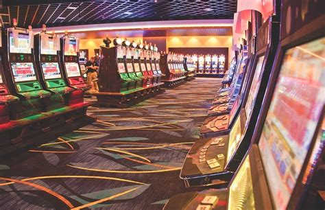 Does Wind Creek Casino Have Table Games? Exploring the Intersection of Chance and Culinary Delights